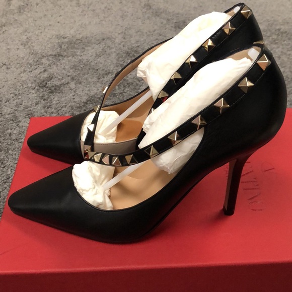 Women’s Valentino Garavani black leather pumps - Picture 4 of 11